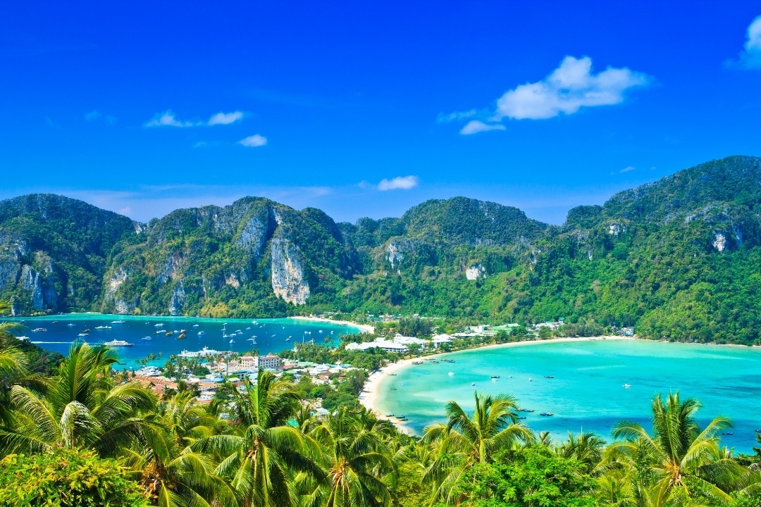 PHI-PHI ISLAND<br />
THAILAND